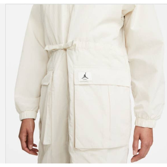 Jordan Women's Essential's Lightweight Overweight Jacket in Light Orewood Brown - Picture 5 of 11